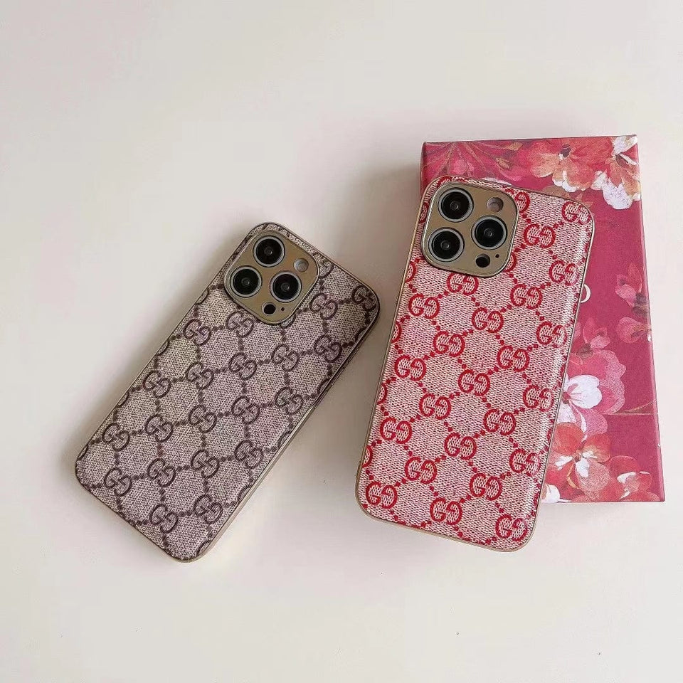 Tunde Store Gucci Interlocking G Timeless iPhone 15 Case